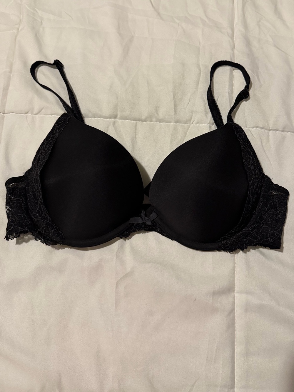 Victoria's Secret Black Lace Trim Dream Angels Push-up Bra with adjustable strap